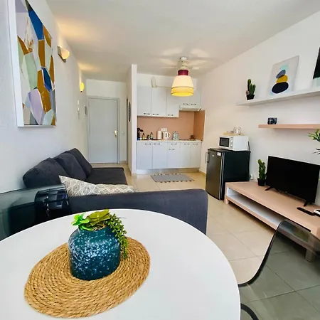 Golden Wave 2 Apartment *